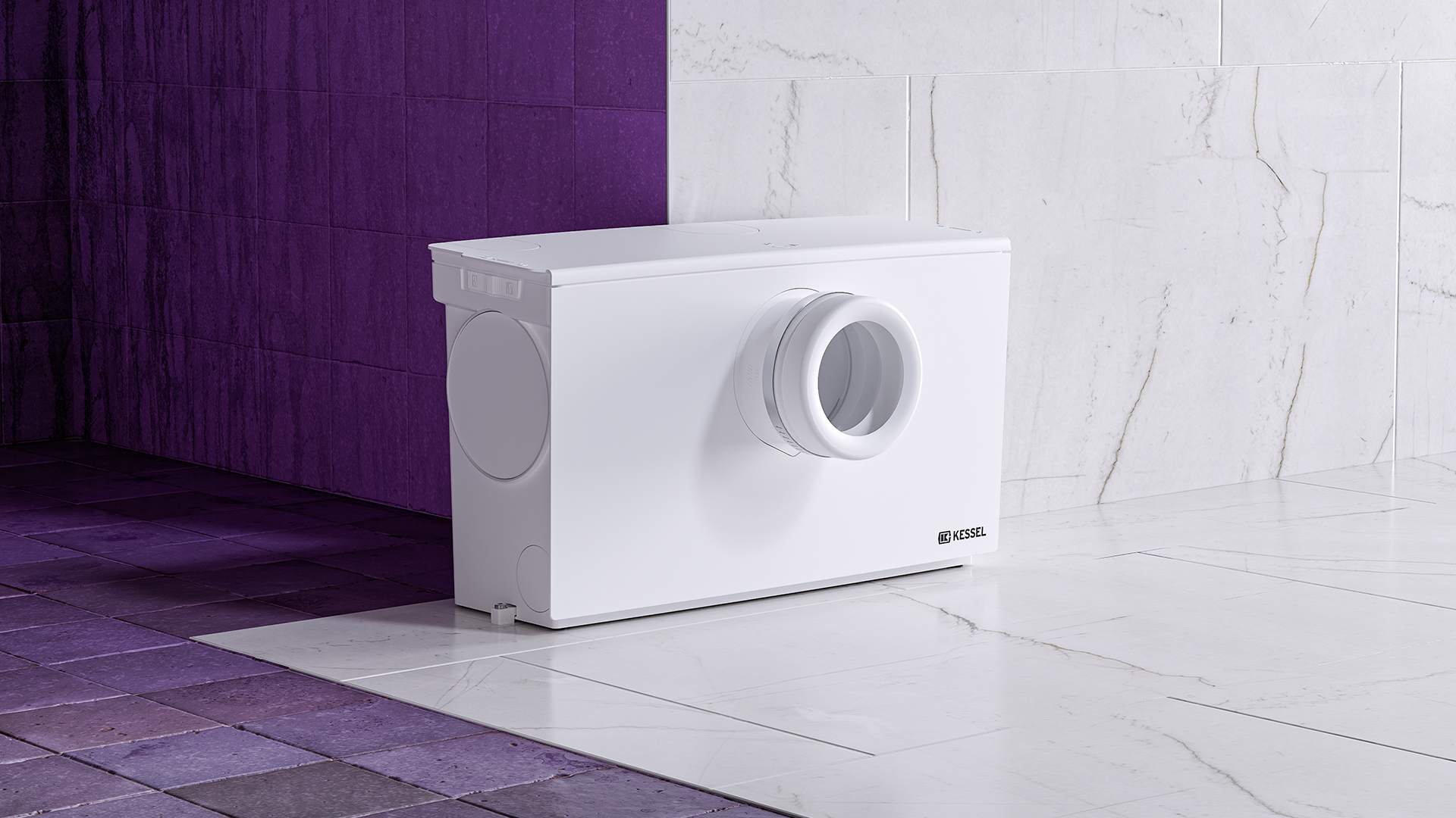 Minilift-kleine opvoerinstallatie op de overgang tussen een oude ruimte en een gerenoveerde ruimte.