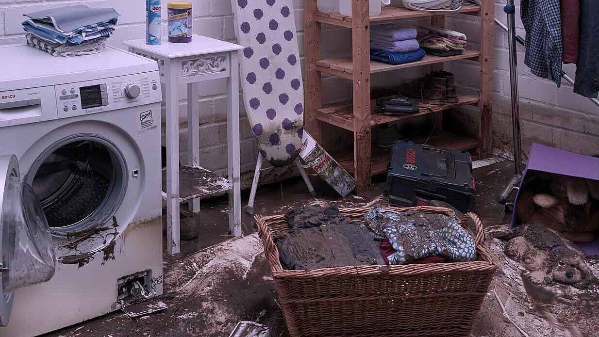 Kelderafvoeren met terugstuwbeveiliging beschermen de kelder tegen terugstuwschade. Kelderafvoeren met terugstuwbeveiliging beschermen de kelder tegen terugstuwschade.